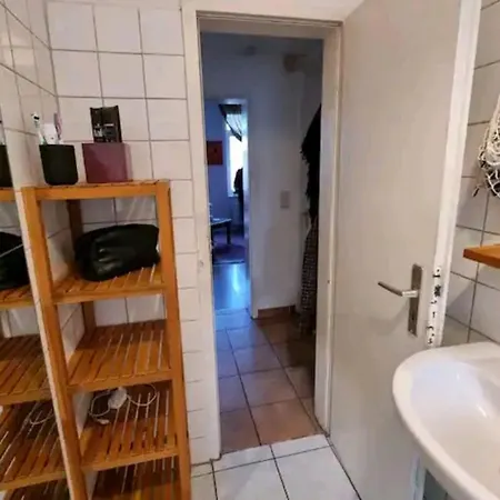 Ein In Ferienwohnung Mitten In Privatunterkunft *
